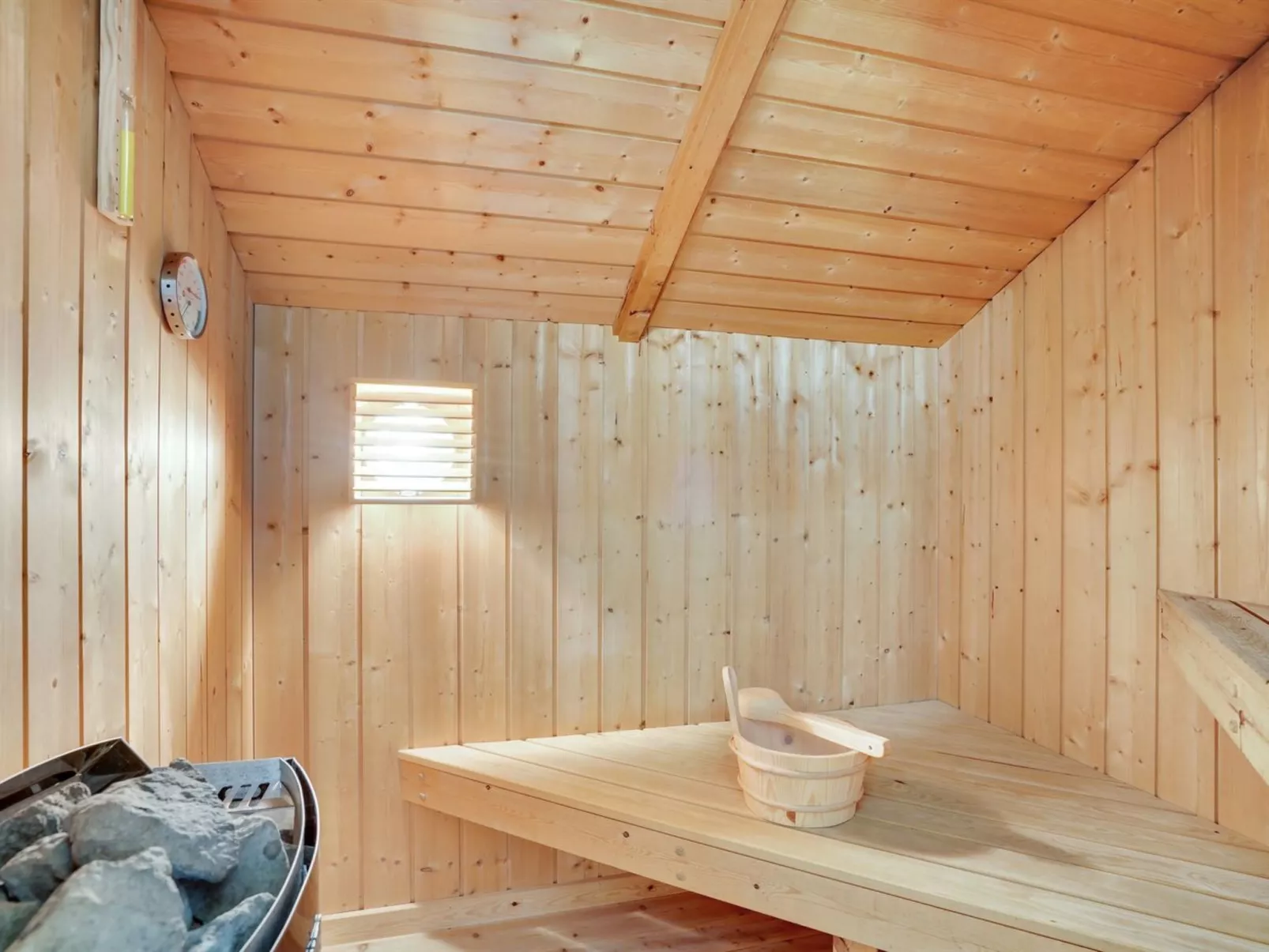 "Gram" - 450m from the sea-Binnen