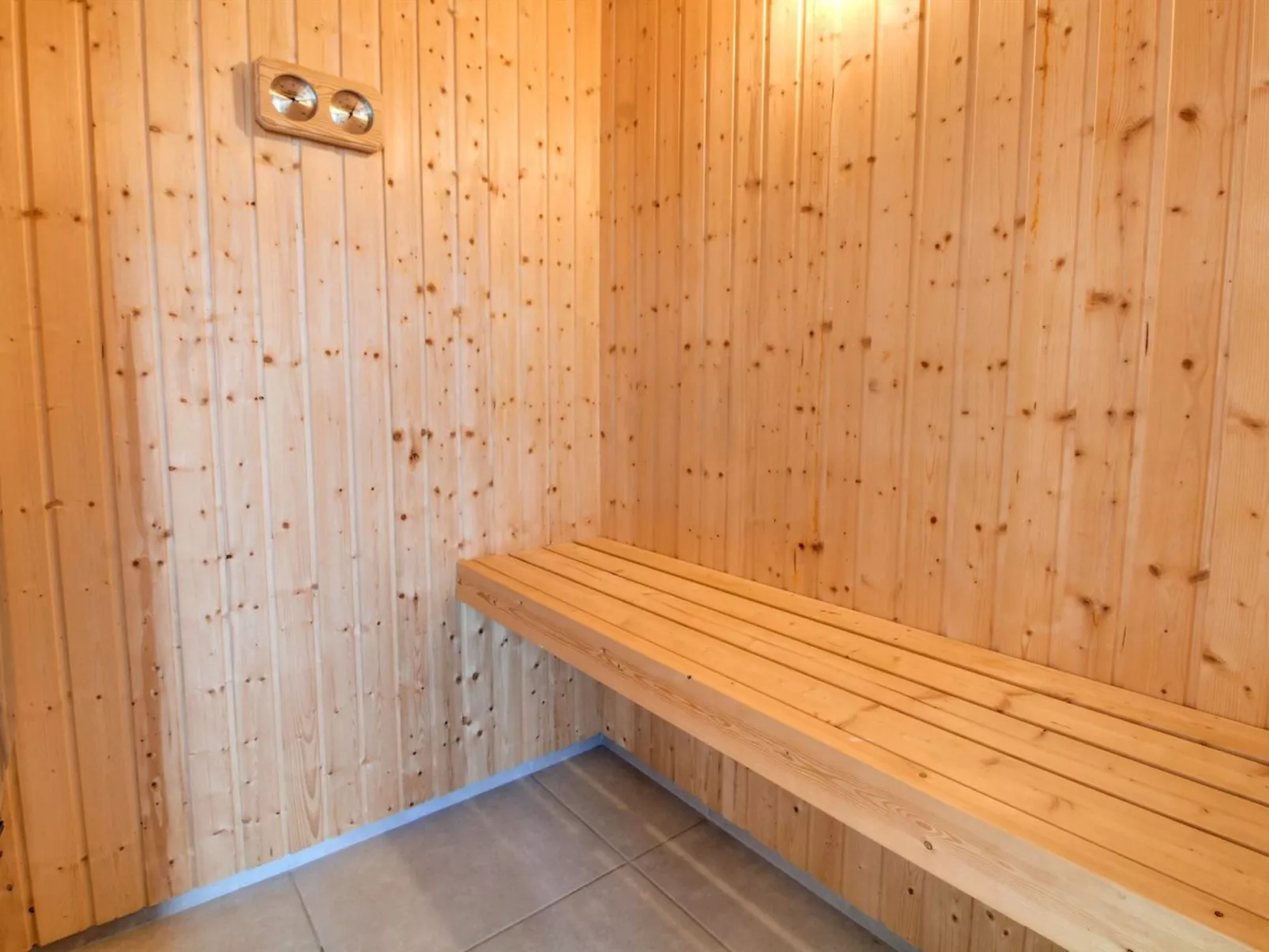 "Thorfin" - 200m from the sea-Binnen