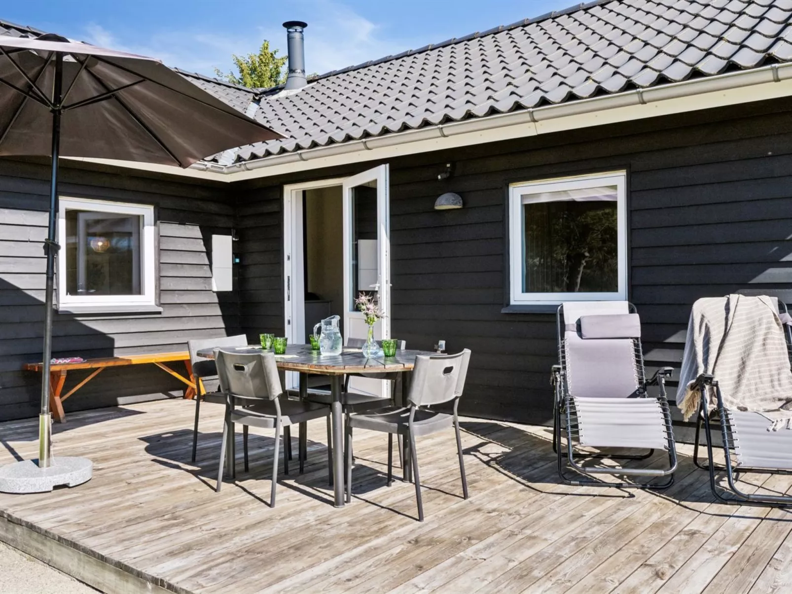 "Swen" - 1.3km from the sea-Buiten