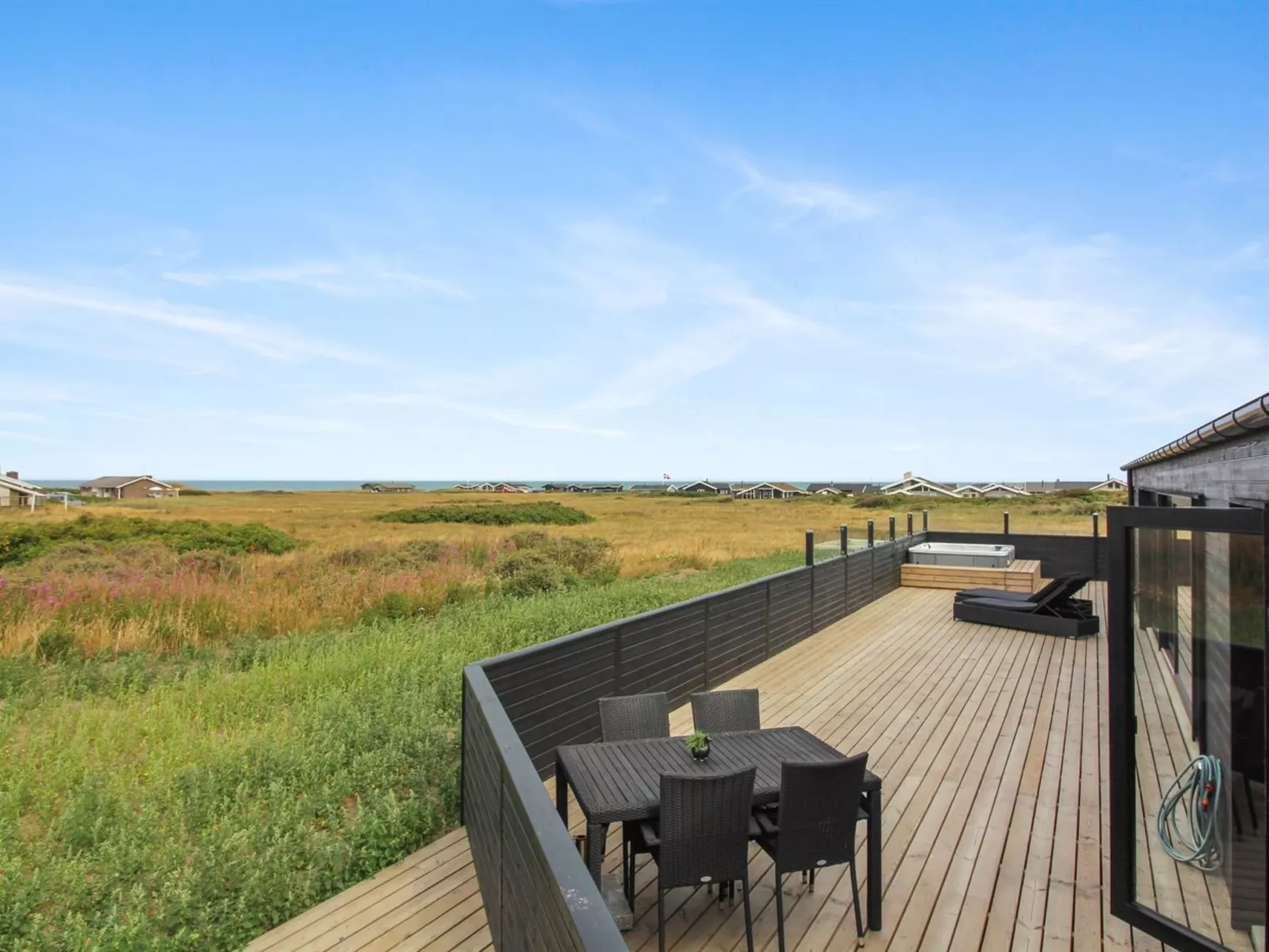 "Heilo" - 300m from the sea-Buiten