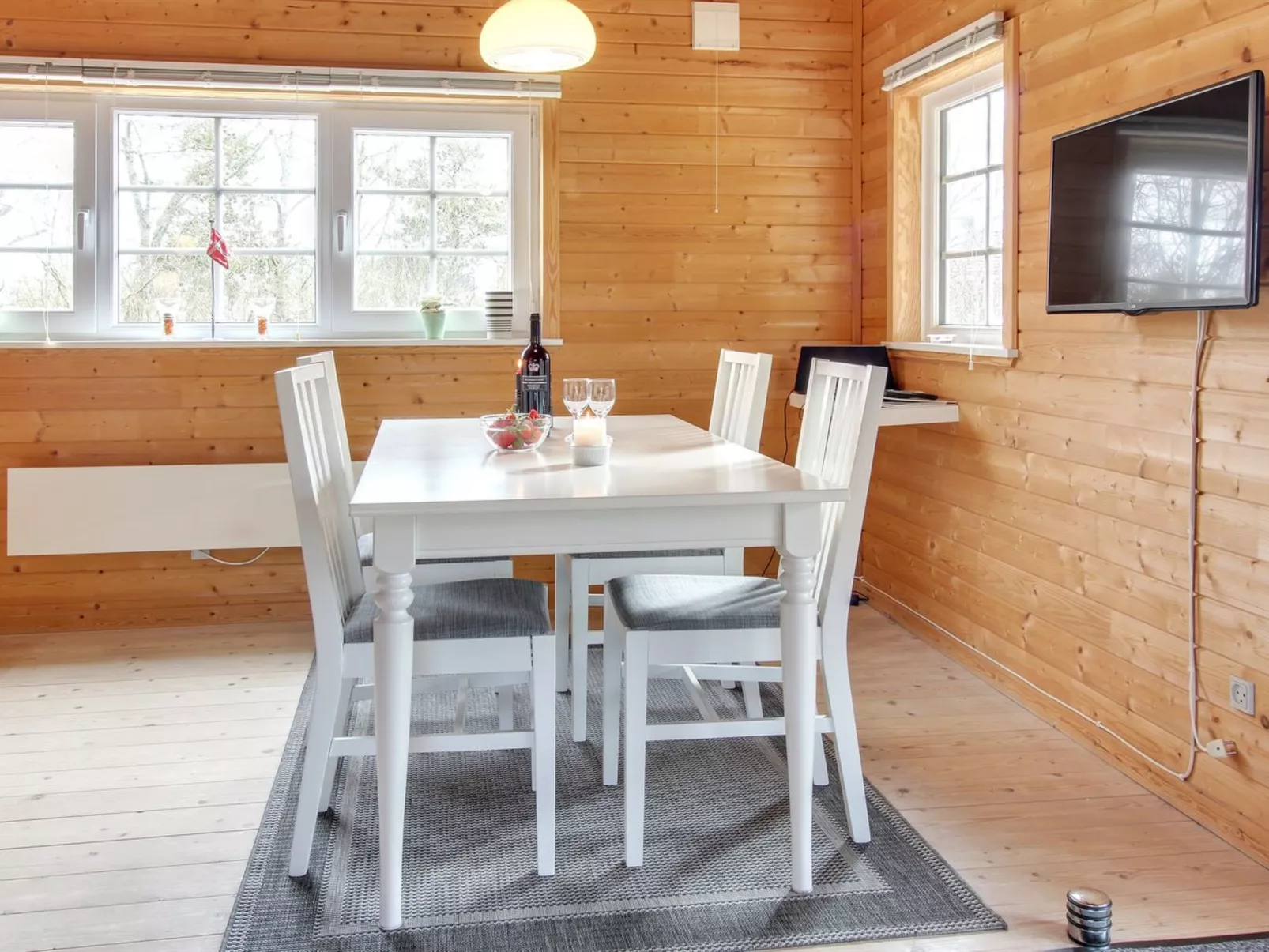 "Ulvi" - 300m to the fjord-Binnen