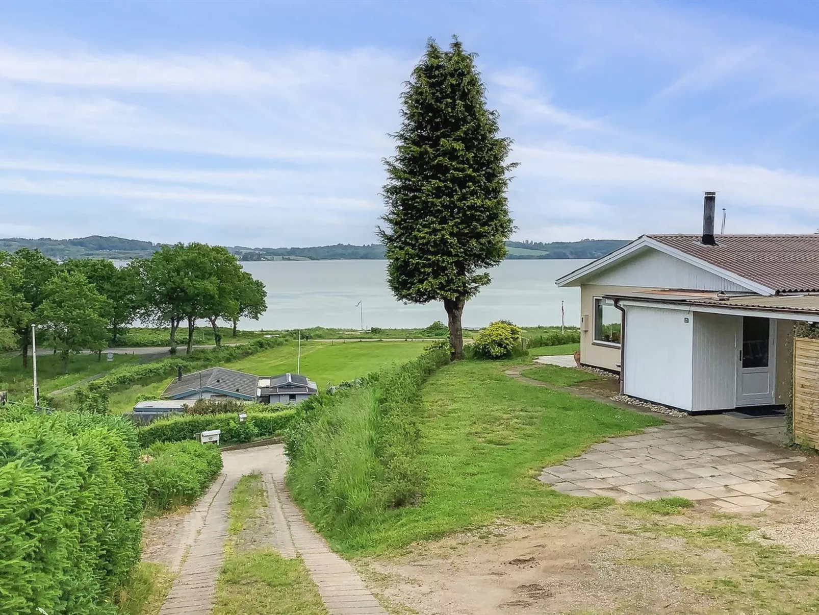 "Launo" - 150m to the fjord-Buiten