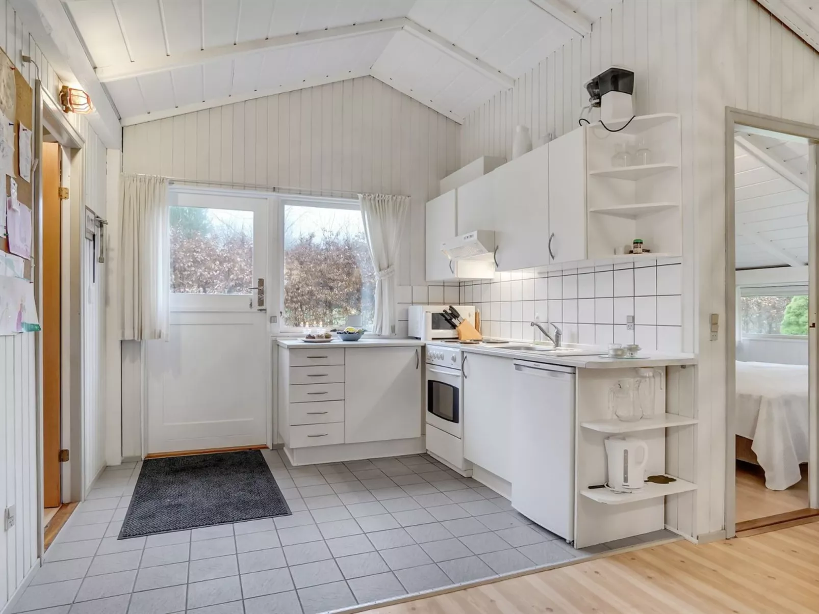 "Hardy" - 30km from the sea-Binnen