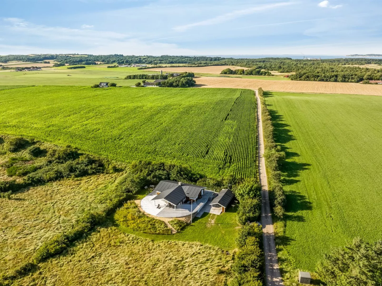 "Eljas" - 200m to the fjord-Buiten