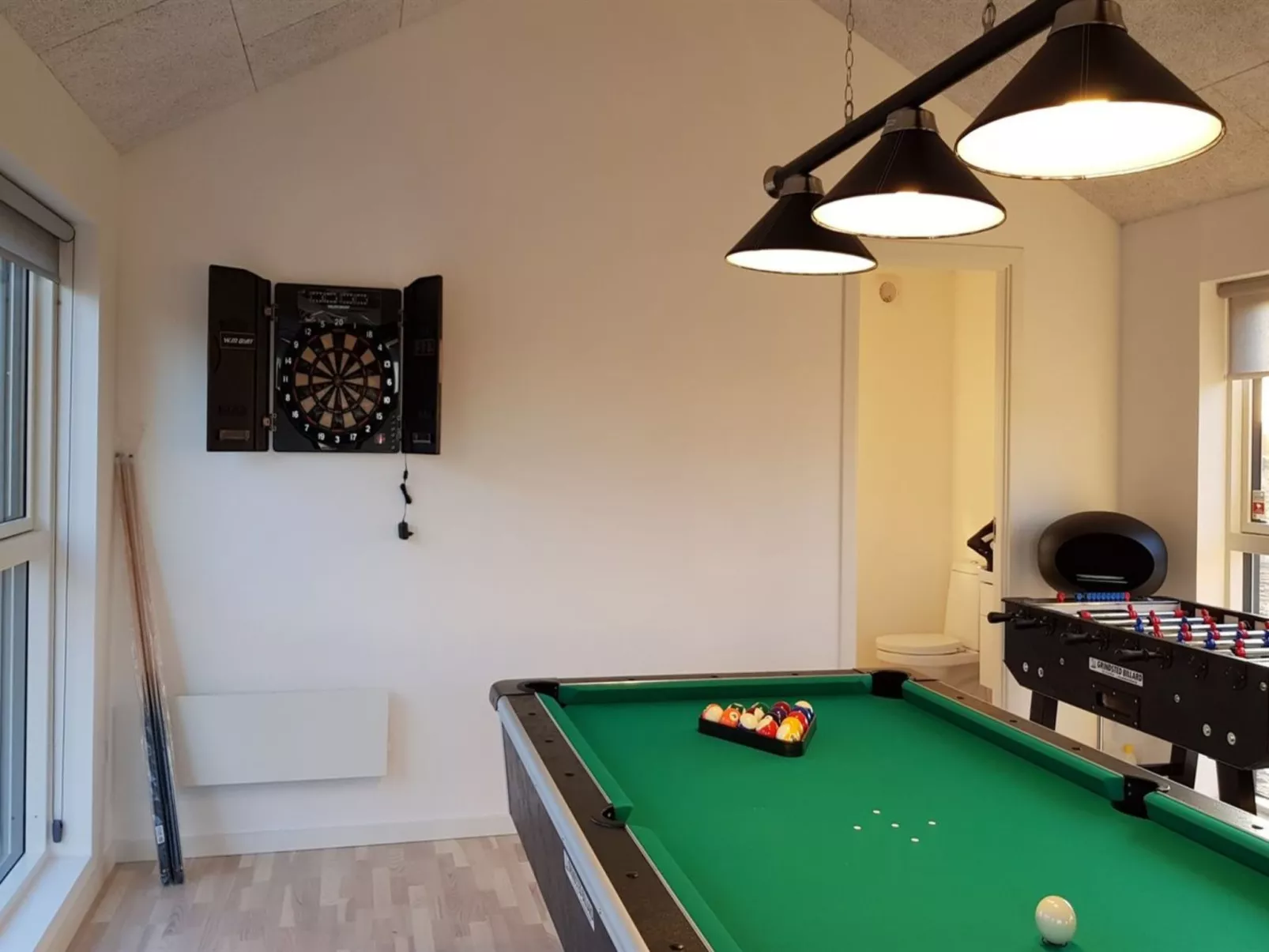 "Eveline" - 1.5km from the sea-Binnen