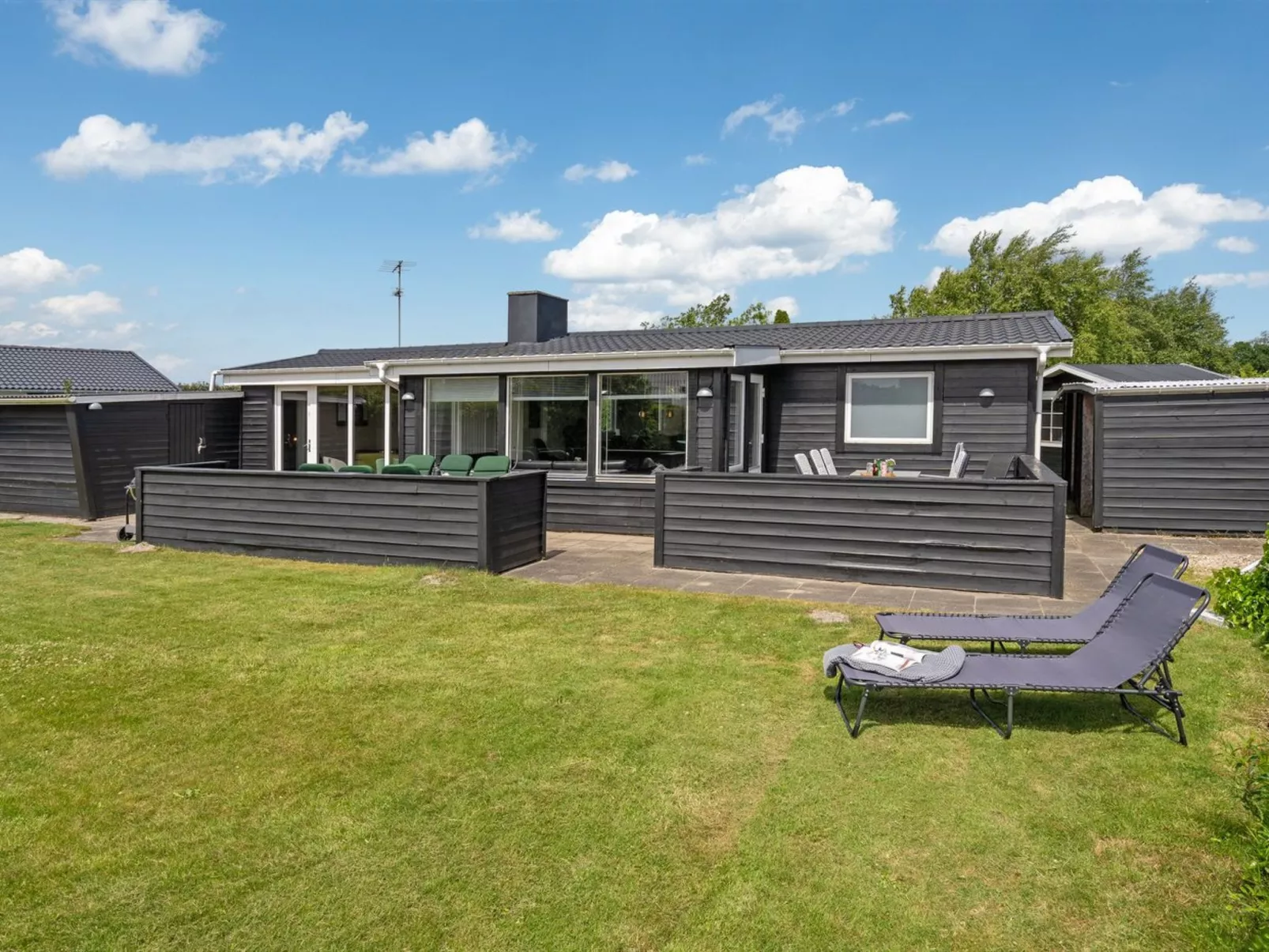 "Edel" - 650m from the sea-Buiten