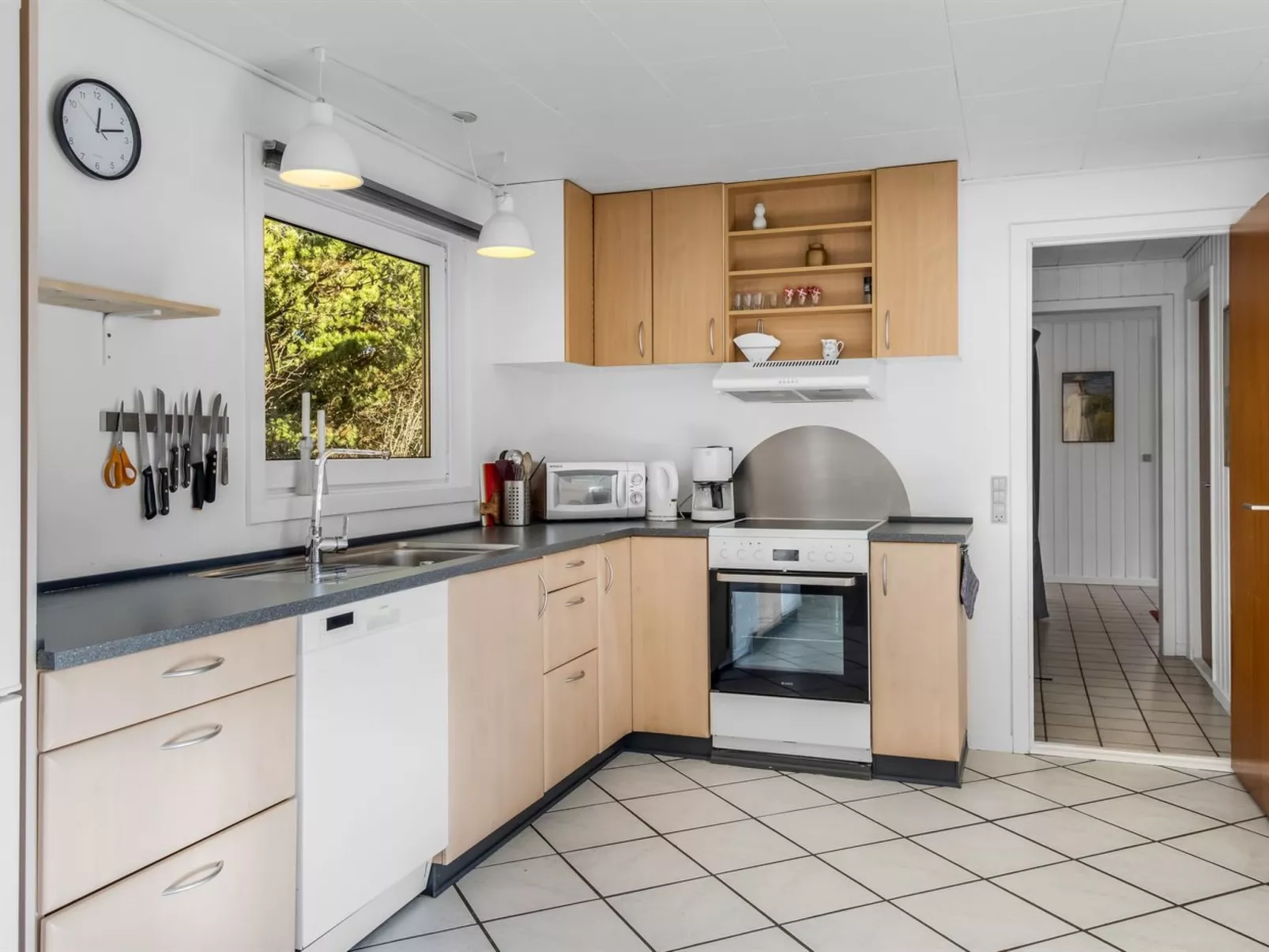 "Arnold" - 3.3km from the sea-Binnen