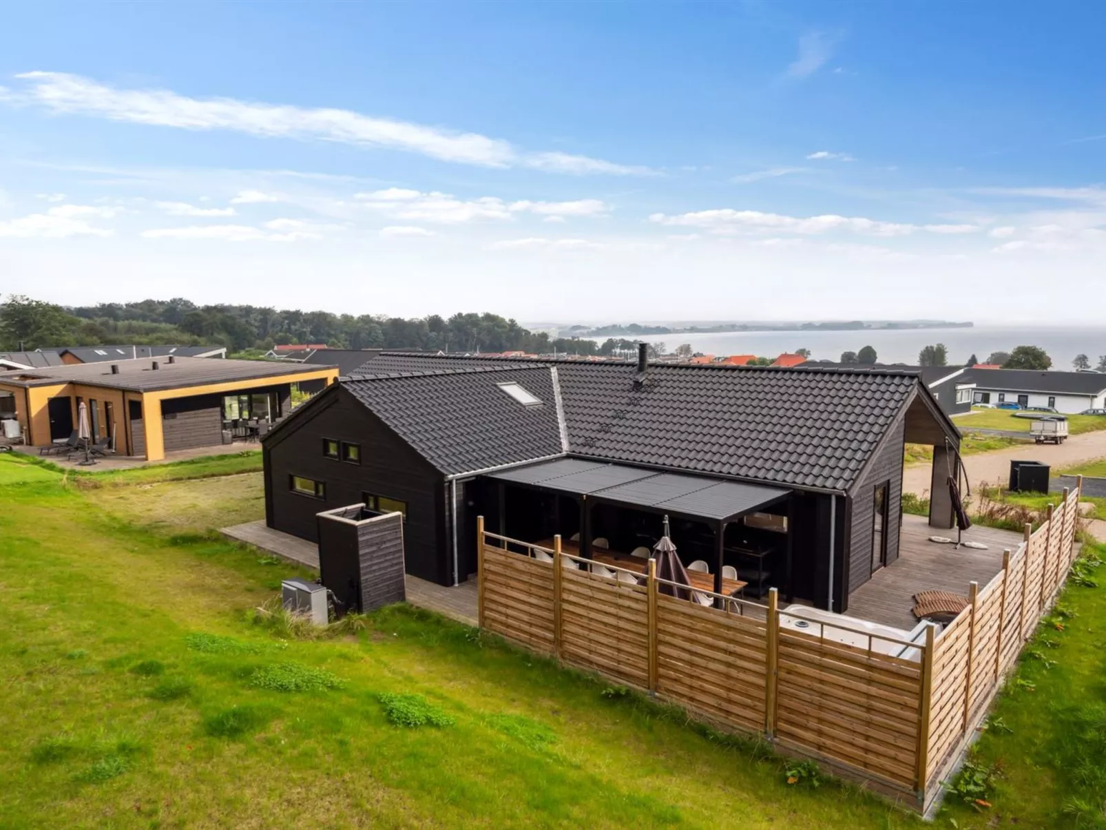 "Gunborg" - 400m from the sea-Buiten