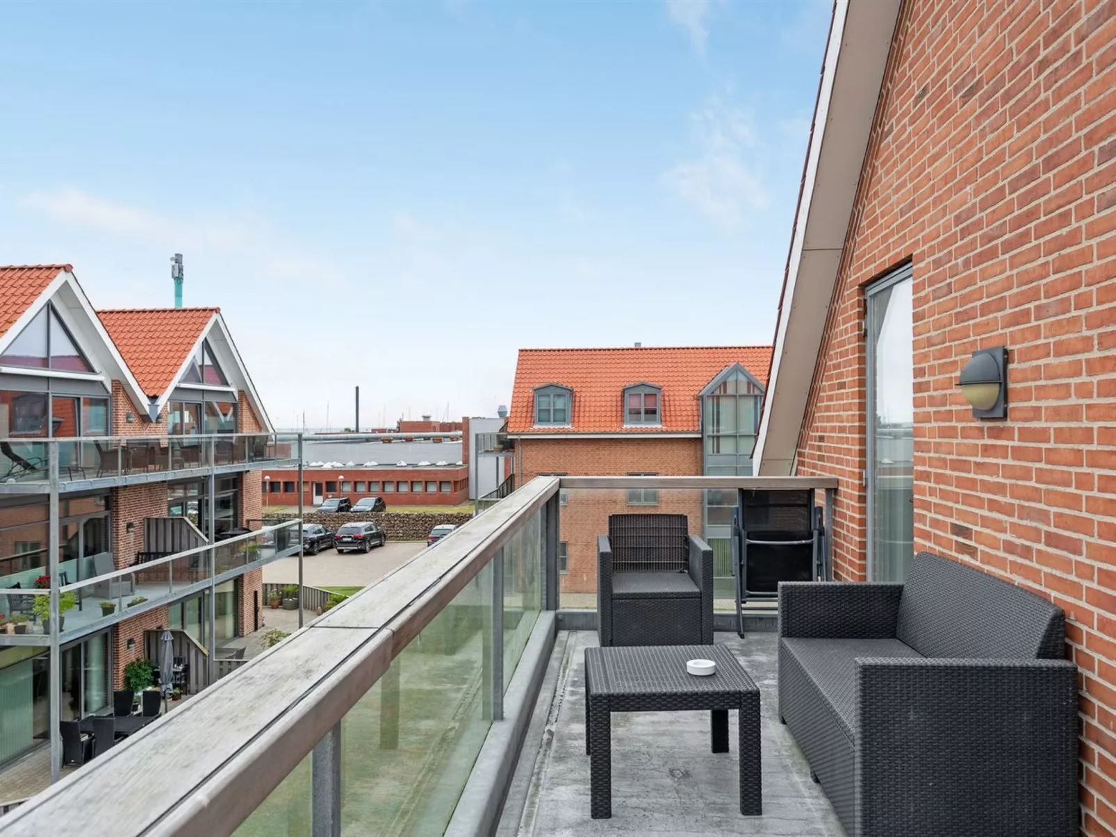 "Femme" - 15m from the sea-Buiten