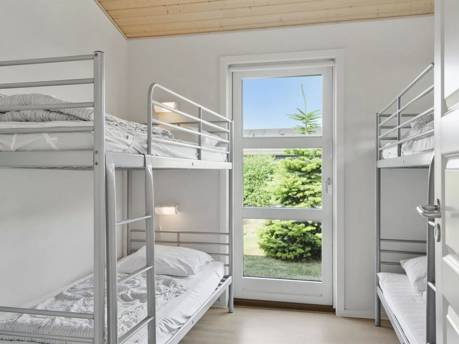 "Bertram" - 1.9km from the sea-Binnen