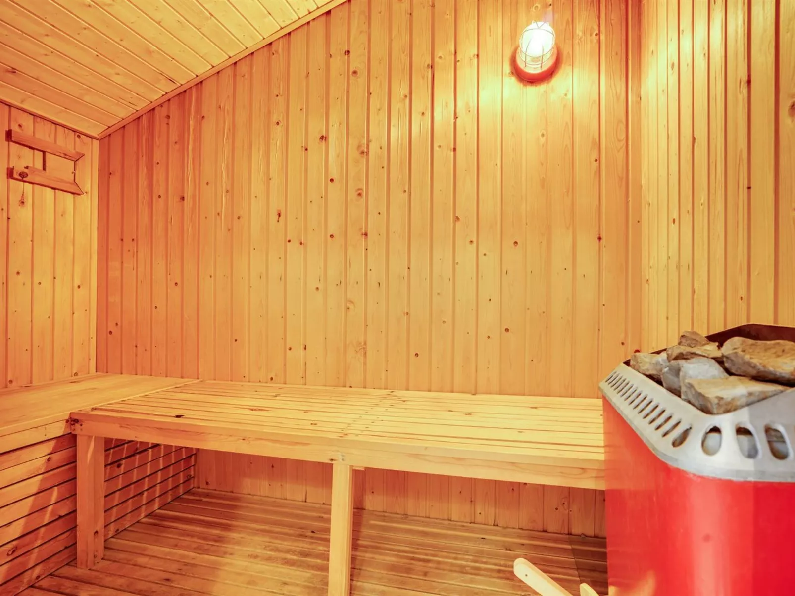 "Apolonia" -  from the sea-Binnen