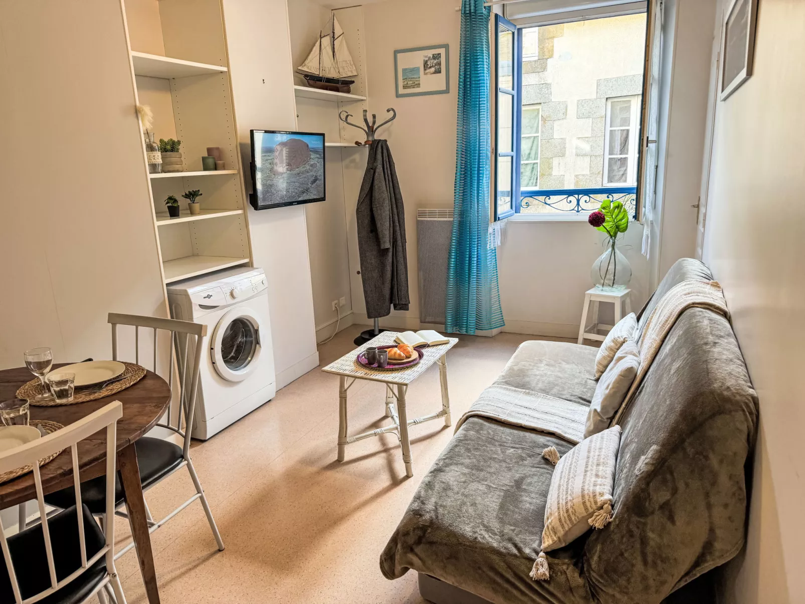 Le Vieux Port-Binnen