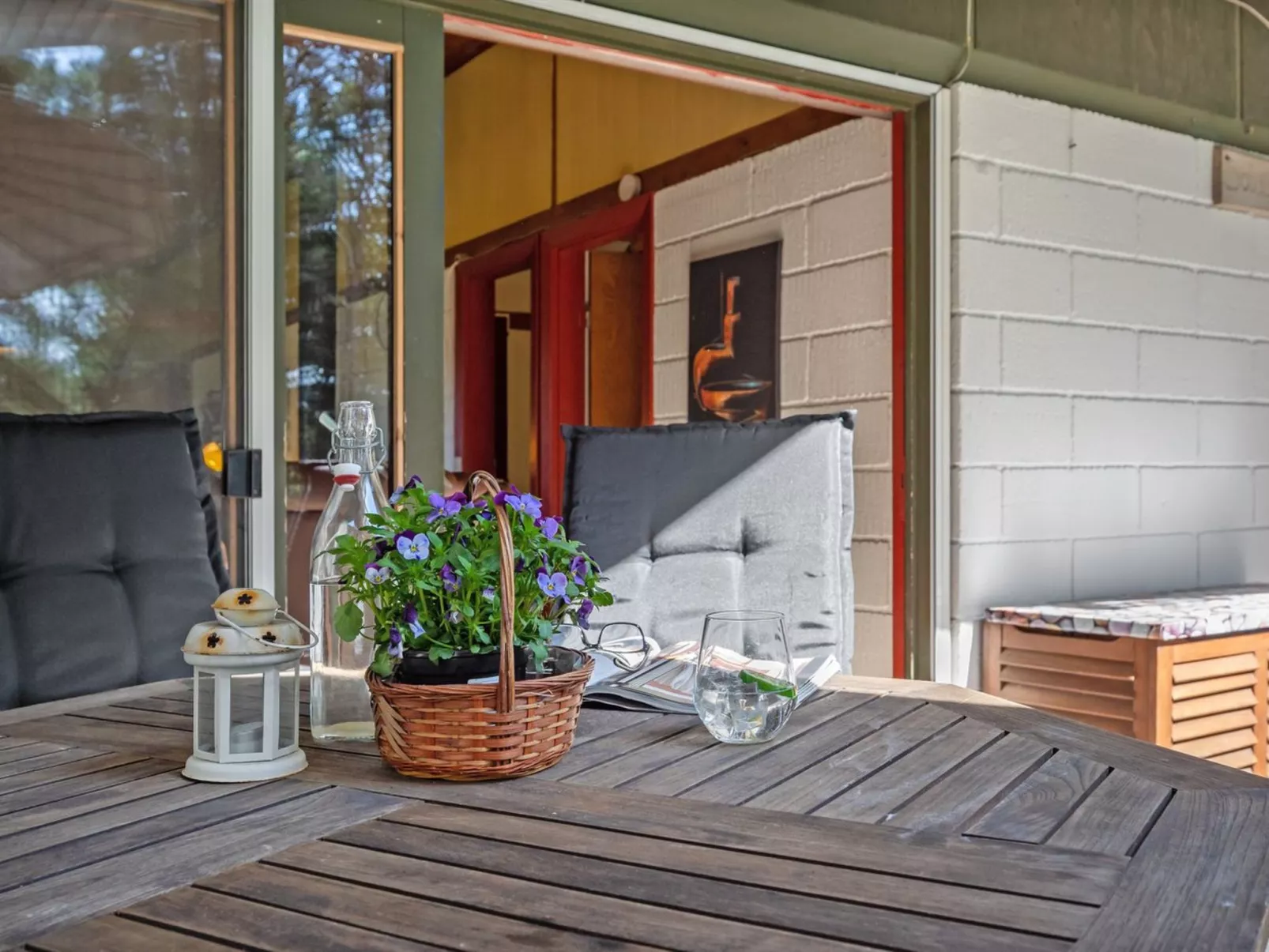 "Agna" - 700m to the fjord-Buiten