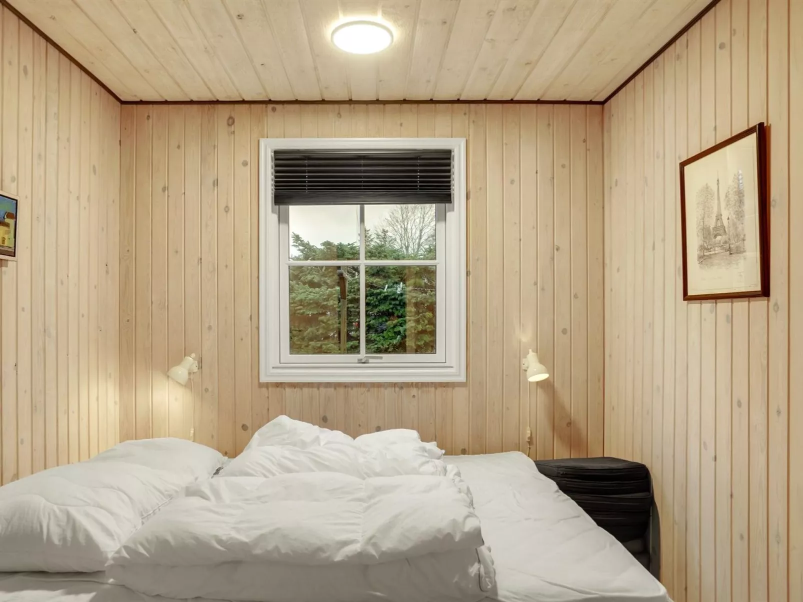 "Esalina" -  from the sea-Binnen