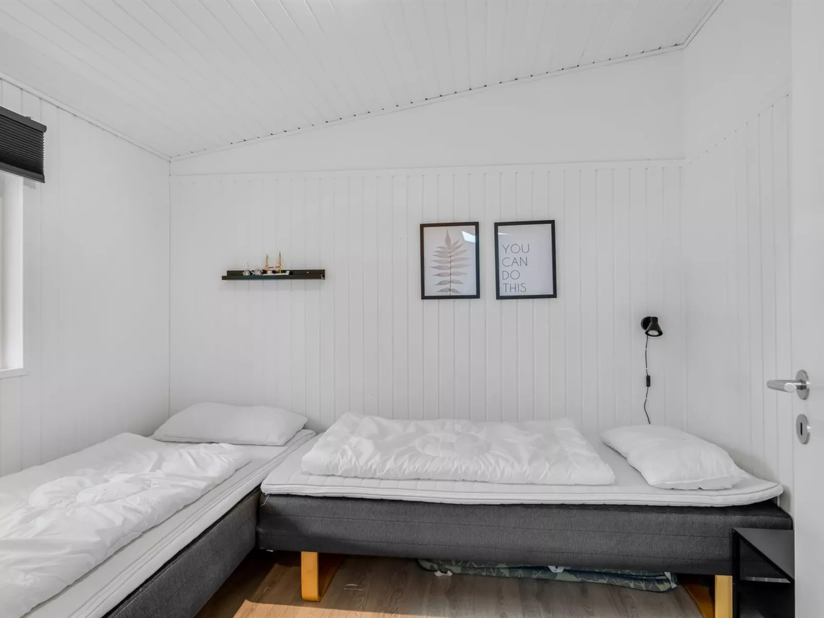 "Elmira" - 555m from the sea-Binnen