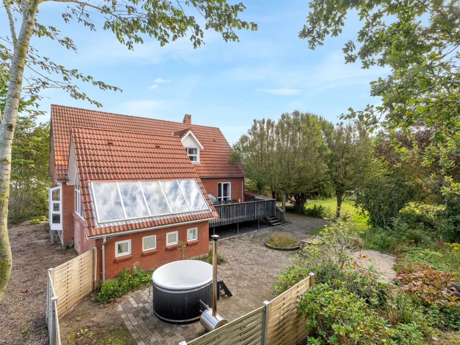 "Auguste" - 1.5km to the fjord-Buiten