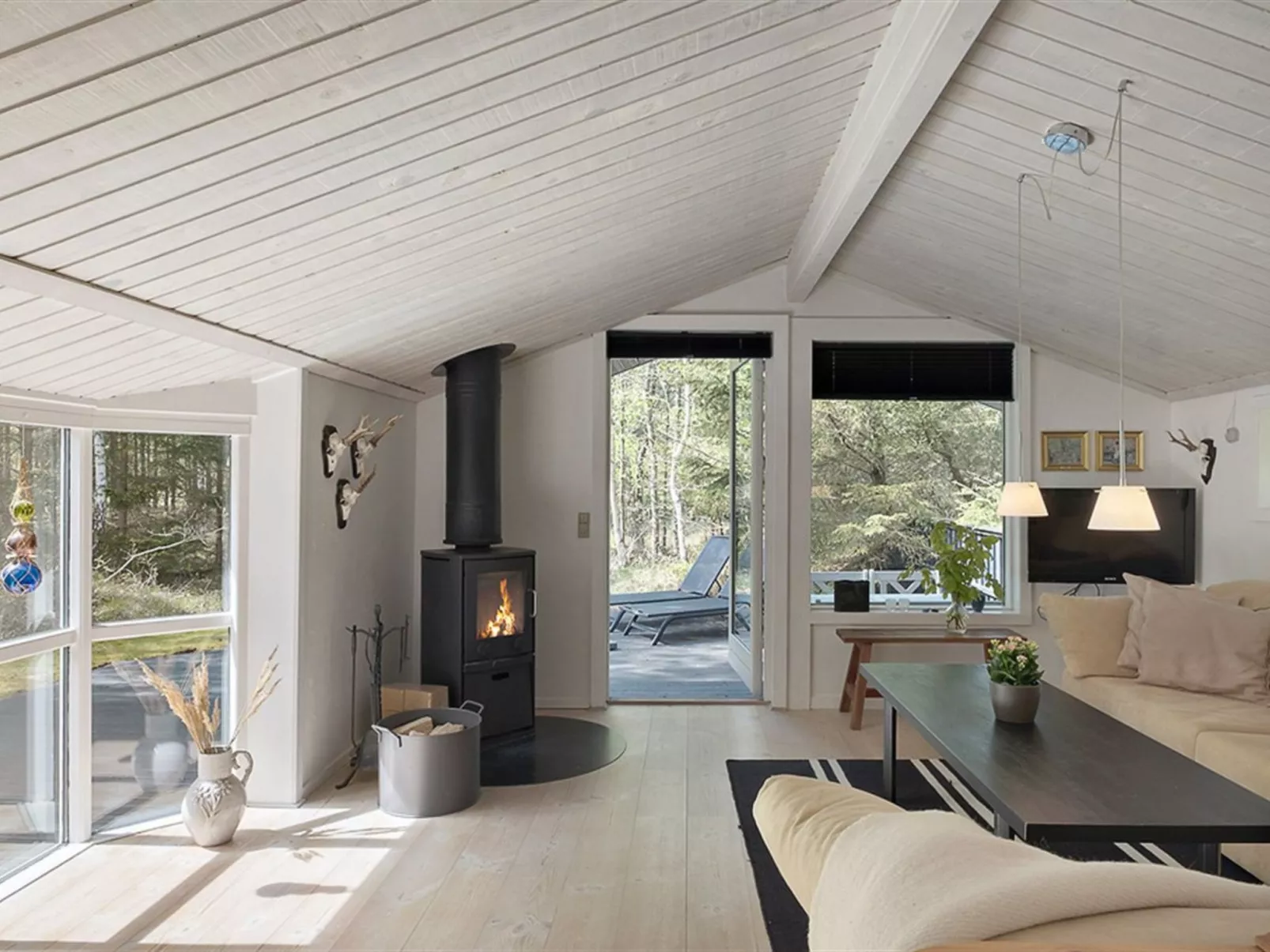 "Amabel" - 200m from the sea-Binnen