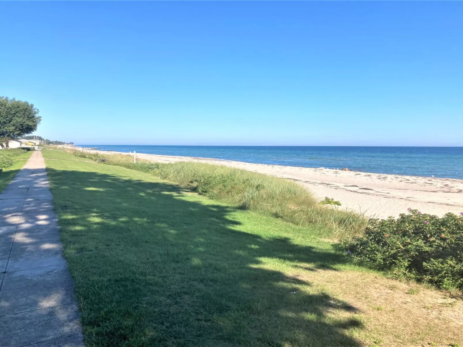 "Ulv" - 25m from the sea-Buiten