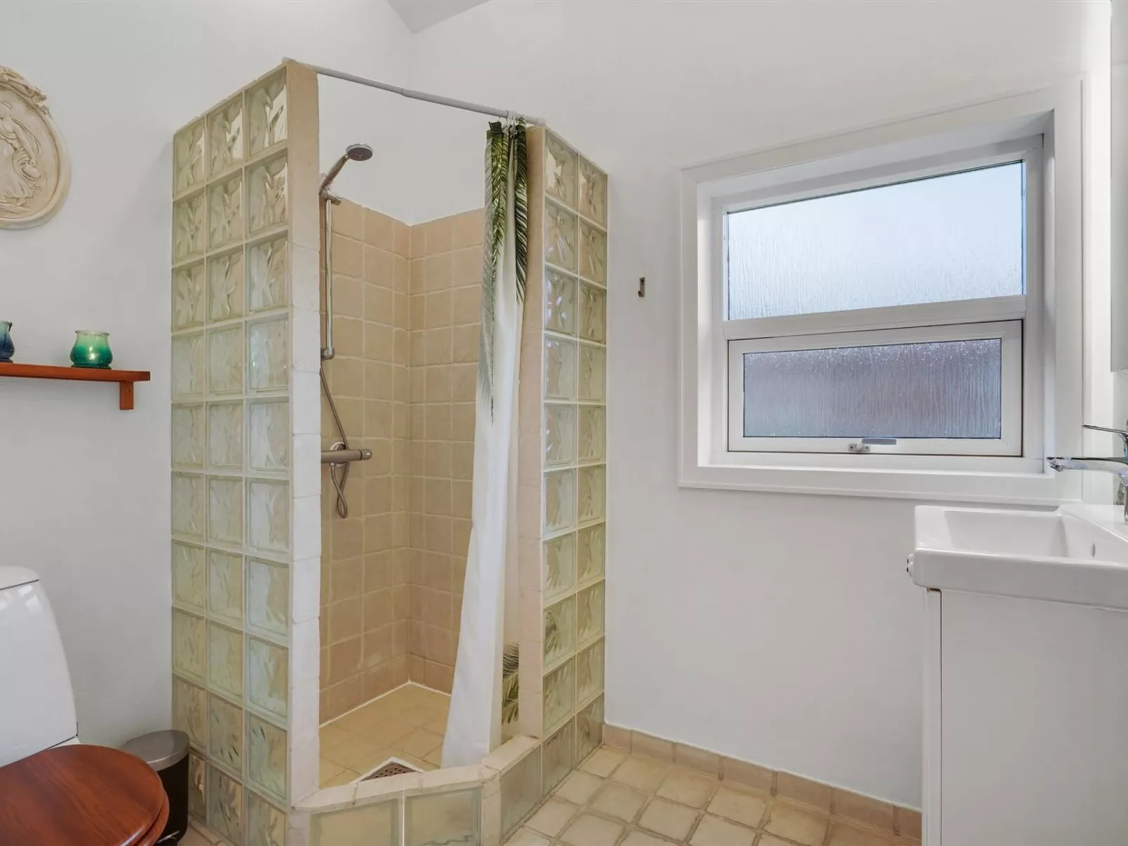 "Holmwith" - 200m from the sea-Binnen