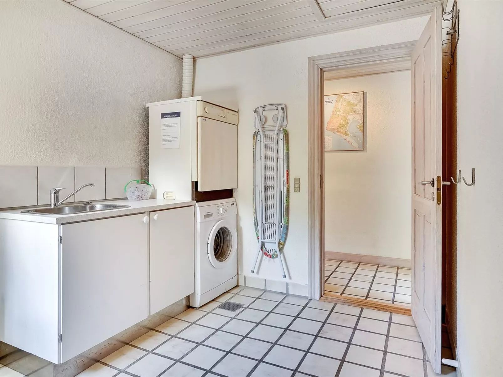 "Aurelia" - 500m to the fjord-Binnen