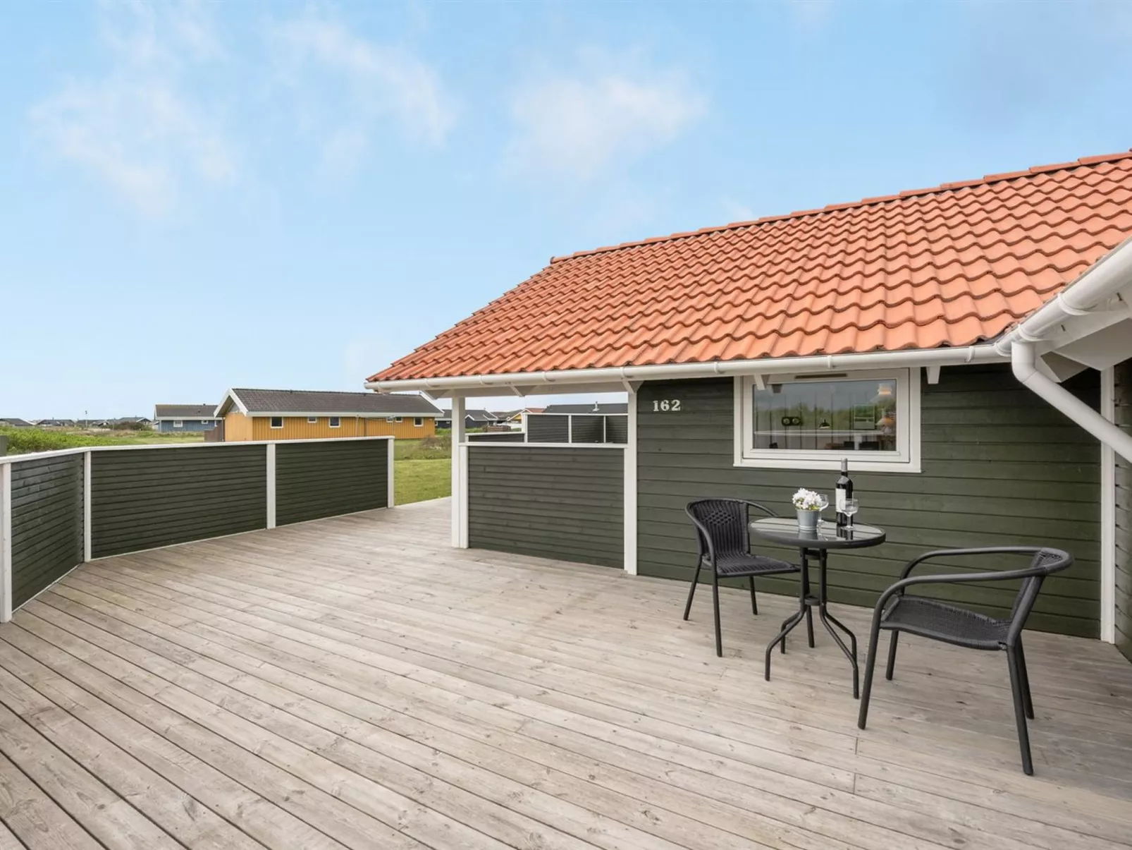 "Valea" - 300m to the fjord-Buiten