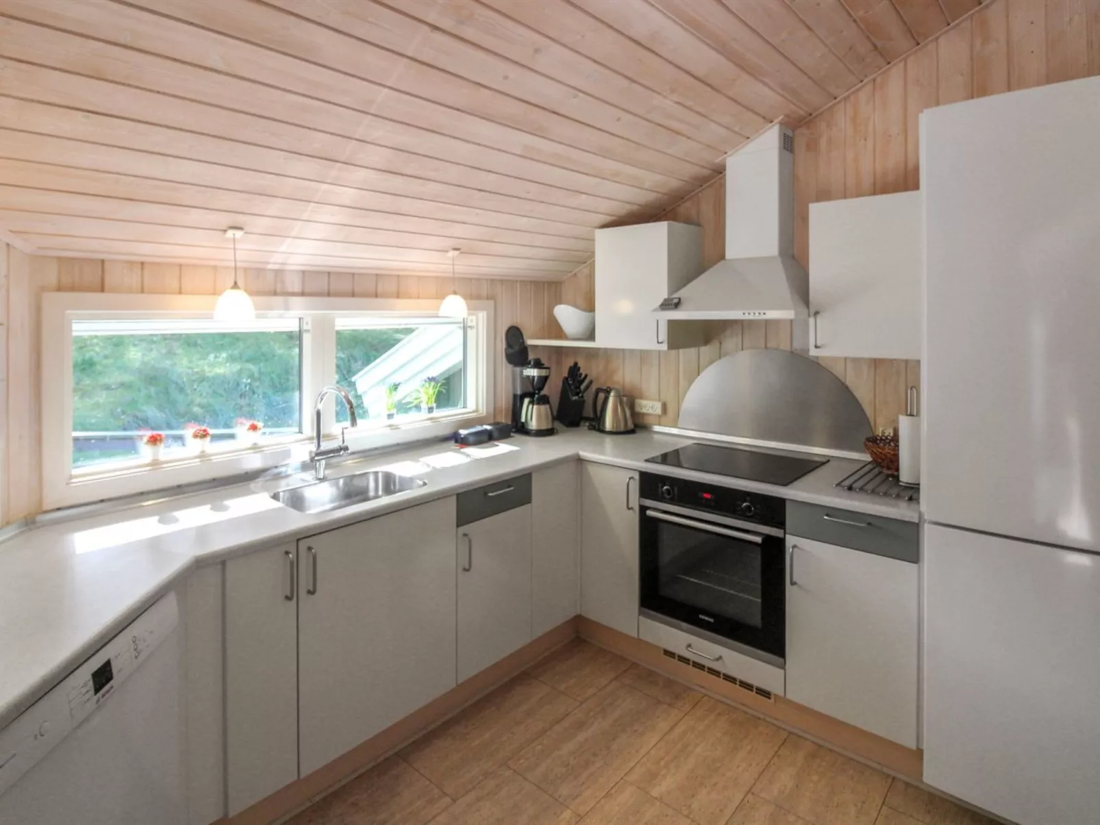 "Sylvia" - 900m from the sea-Binnen