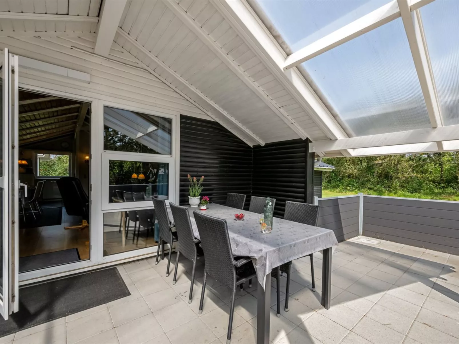 "Penka" - 550m to the fjord-Buiten