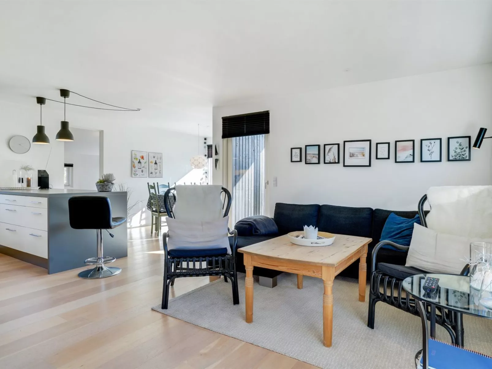 "Rosmarie" - 600m from the sea-Binnen