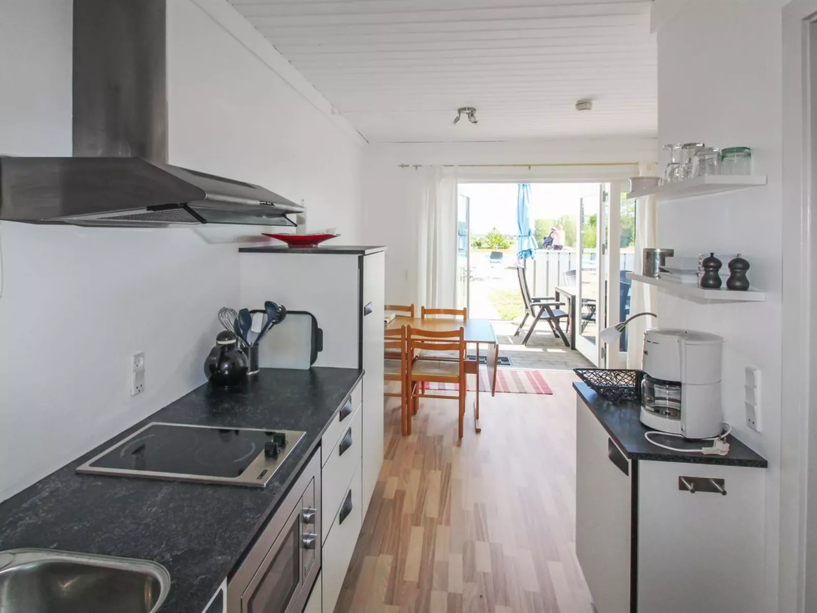 "Valio" - 6km from the sea-Binnen