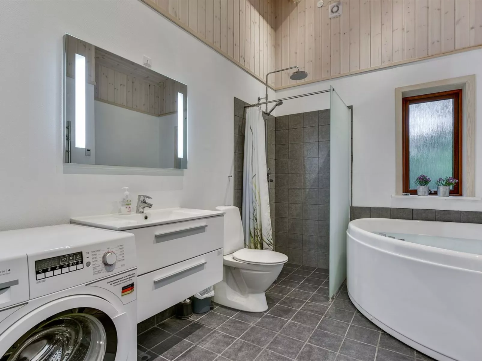 "Nelie" - 40km from the sea-Binnen