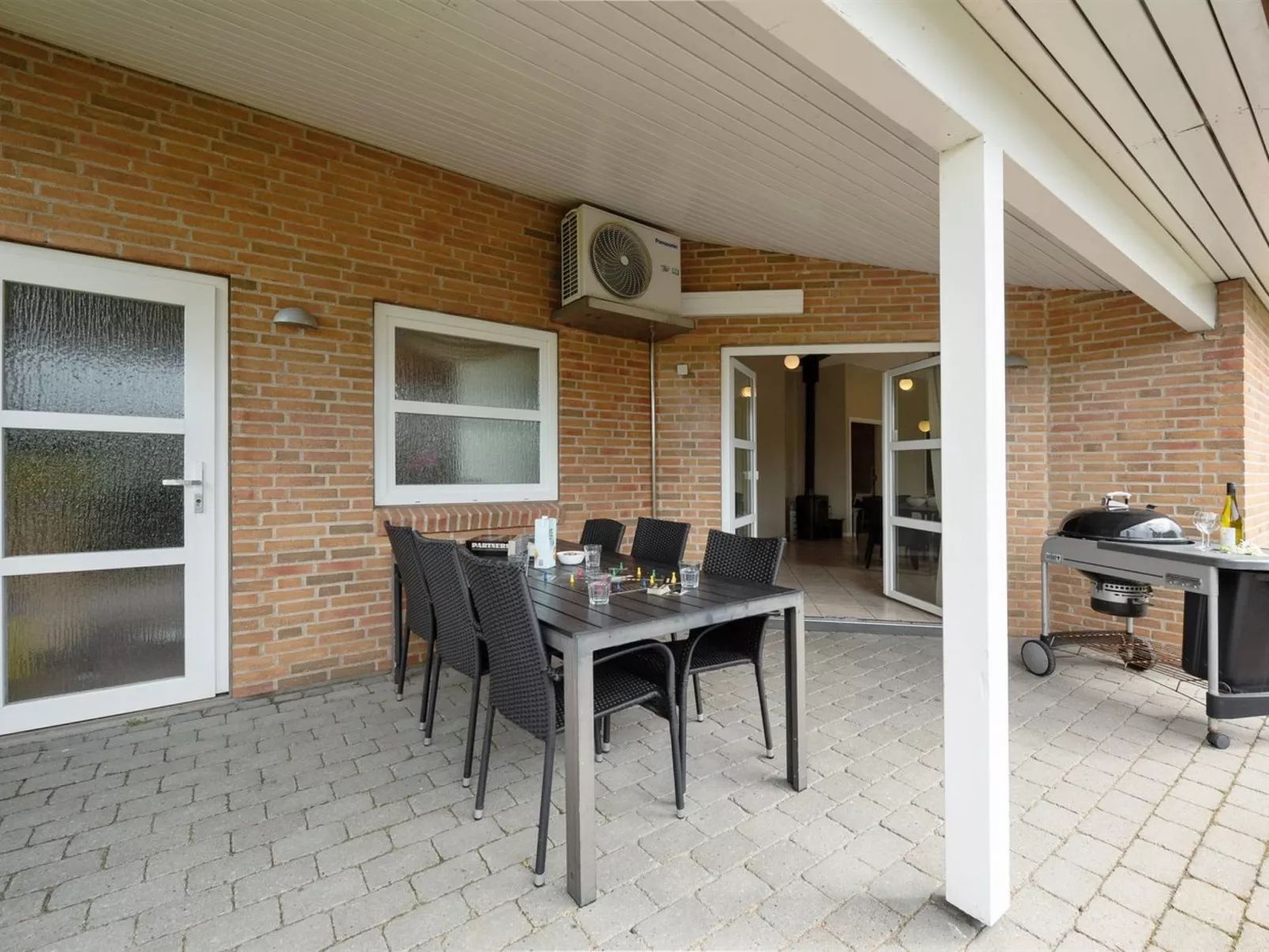 "Najdenka" - 25km from the sea-Buiten