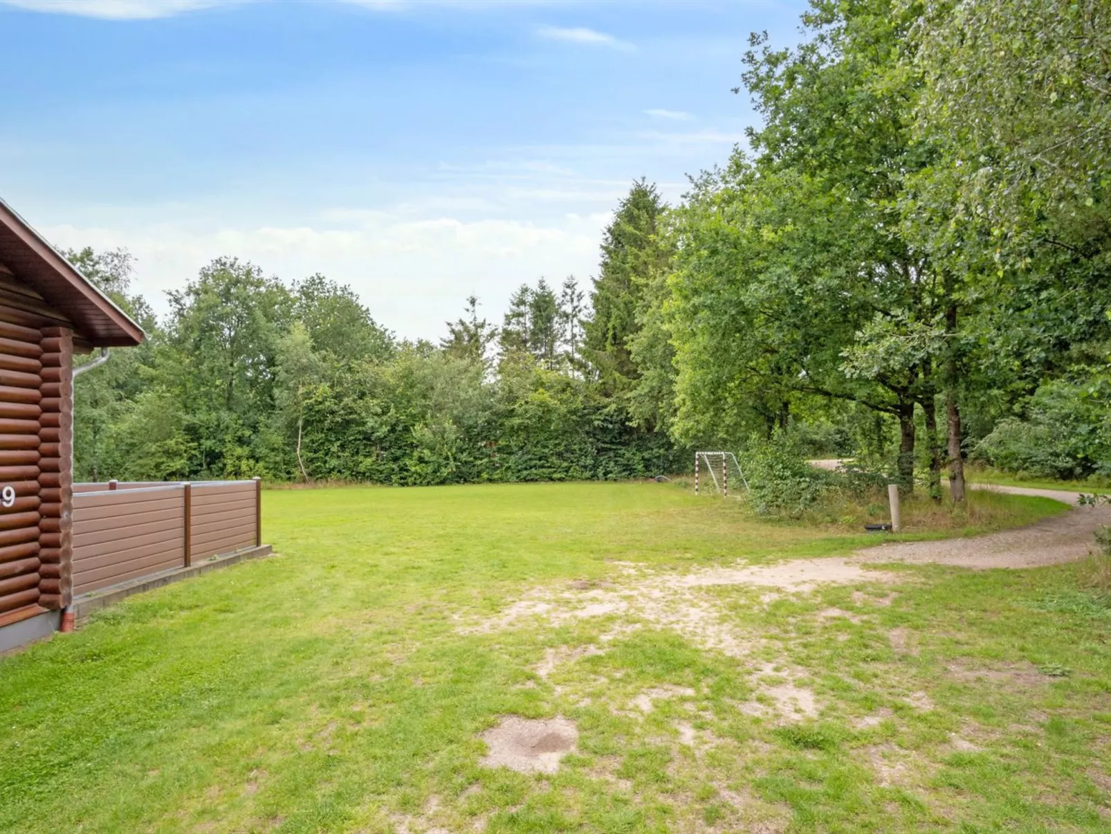 "Frederica" - 30km from the sea-Buiten