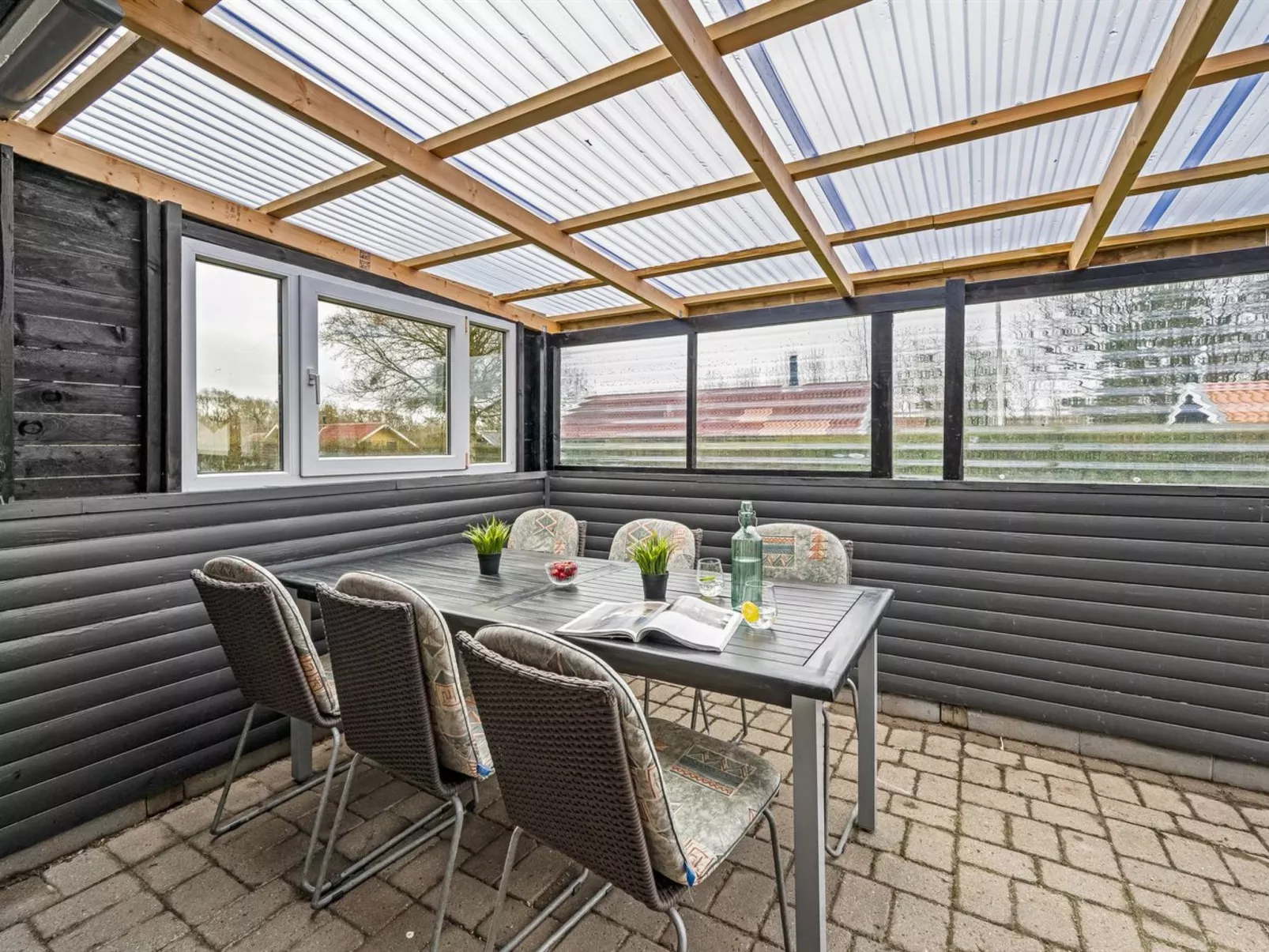 "Hoghni" - 850m to the fjord-Buiten