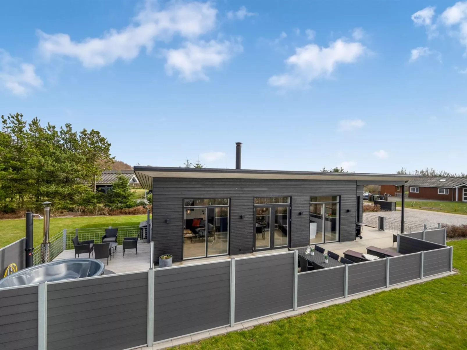 "Gela" - 1.3km to the fjord-Buiten