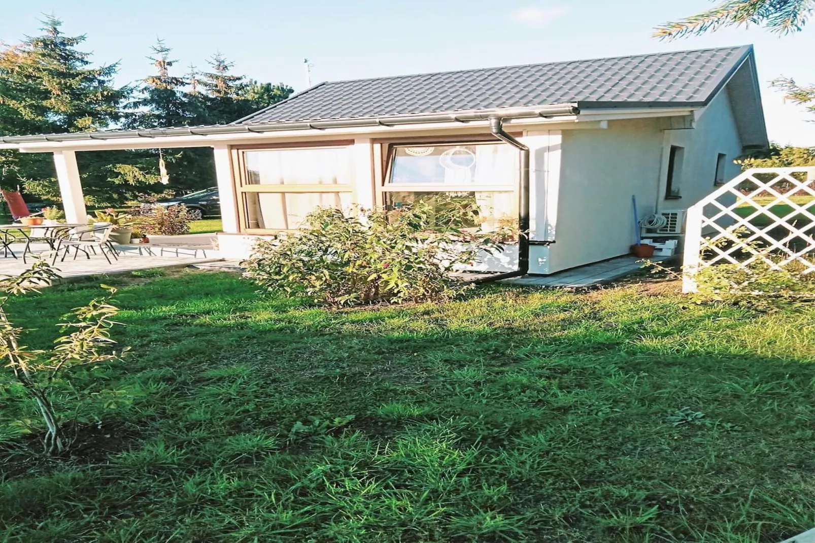 Budlejowy domek dla 4 osób w Kołczewie-Buitenkant zomer