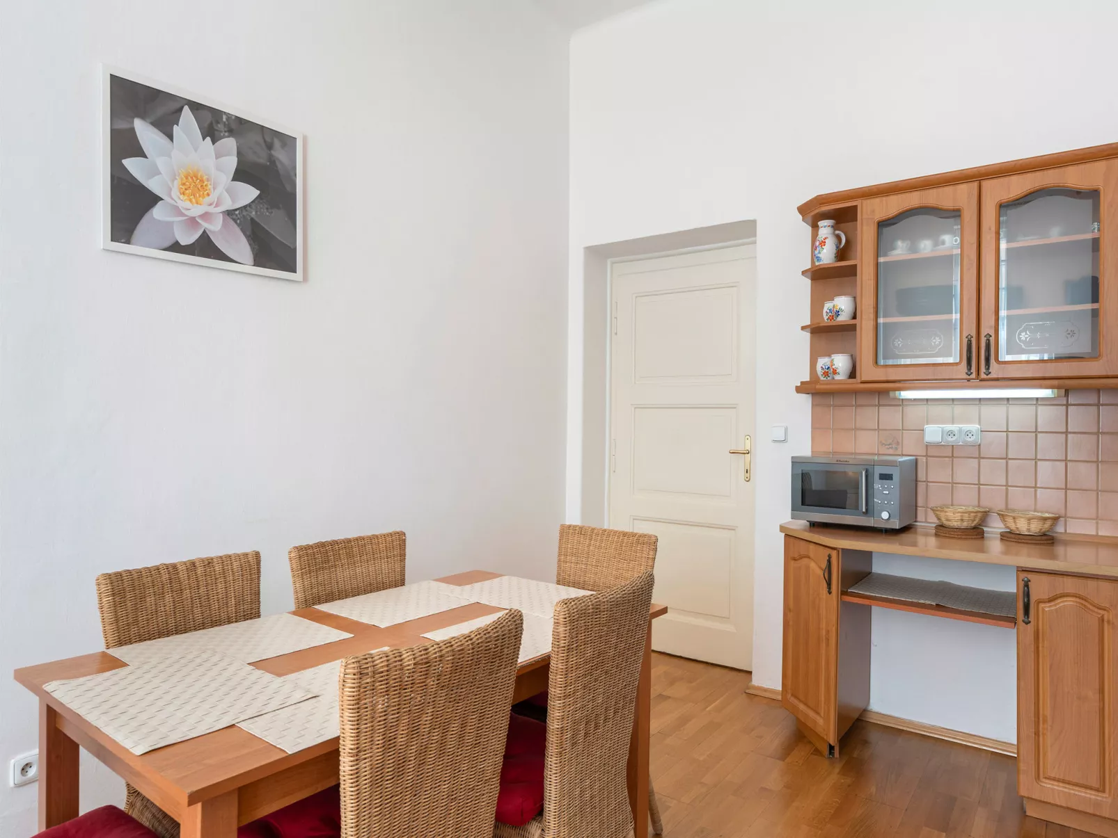 Old Town home-Binnen