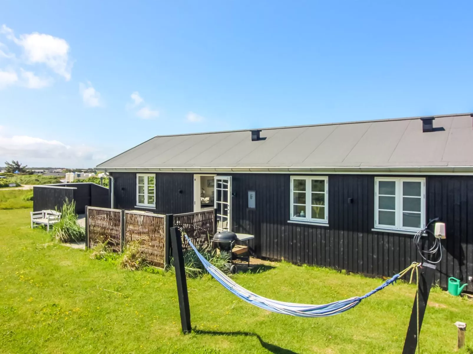 "Sanni" - 225m from the sea-Buiten