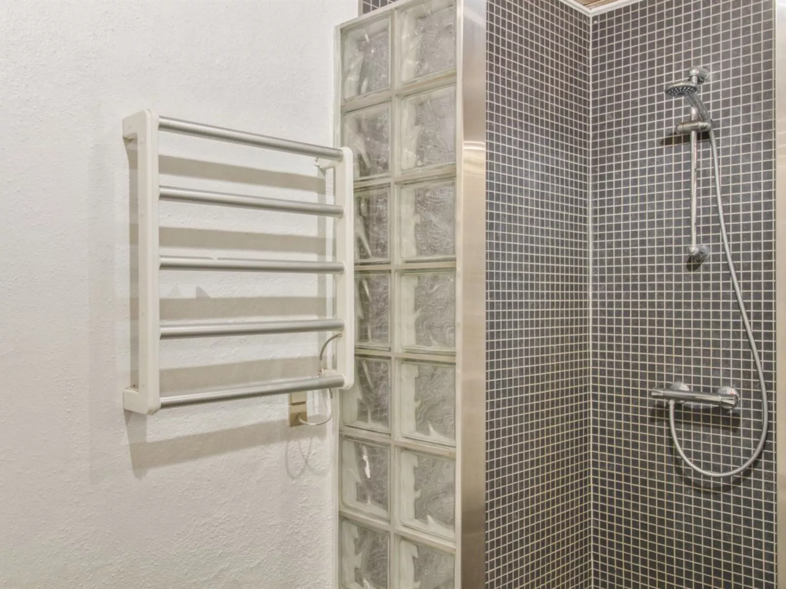 "Aku" - 24km from the sea-Binnen