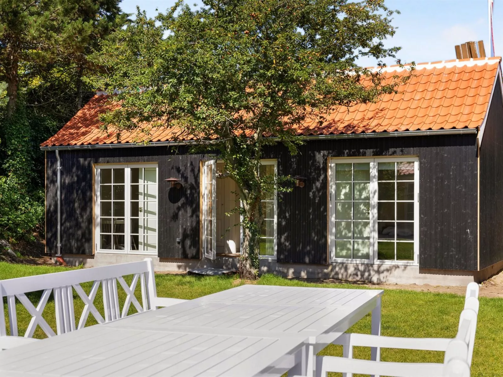 "Karmen" - 100m from the sea-Buiten