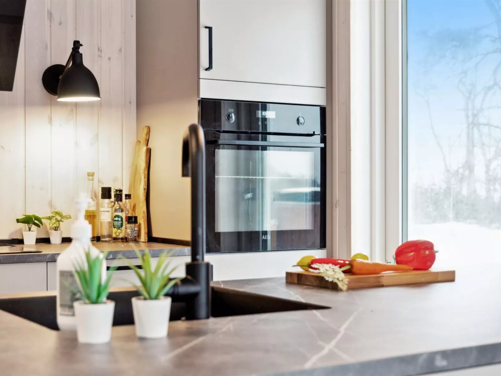 "Ferdine" - 1.5km from the sea-Binnen