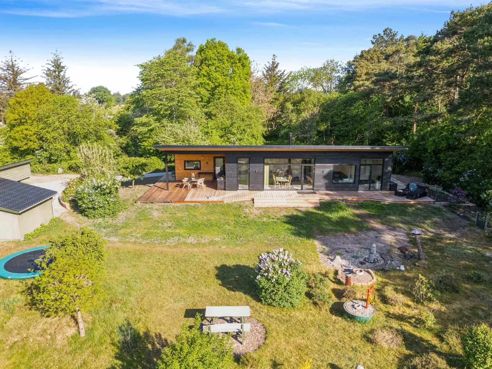 "Toska" - 100m to the fjord-Buiten