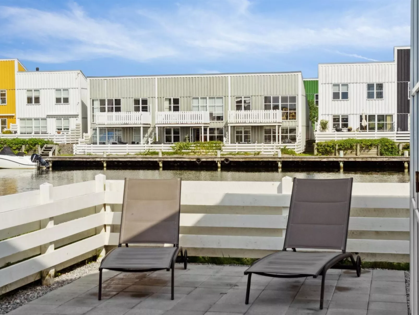 "Annlis" - 5m from the sea-Buiten