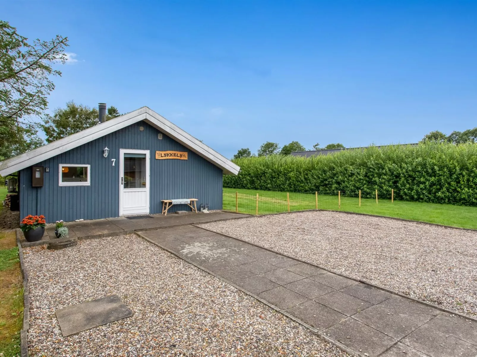 "Frender" - 800m to the fjord-Buiten