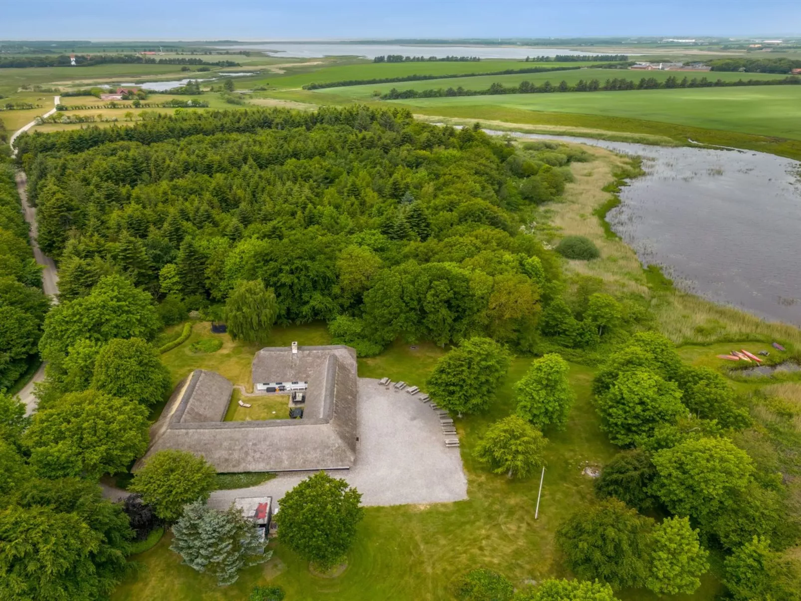 "Tatiane" - 10km from the sea-Buiten