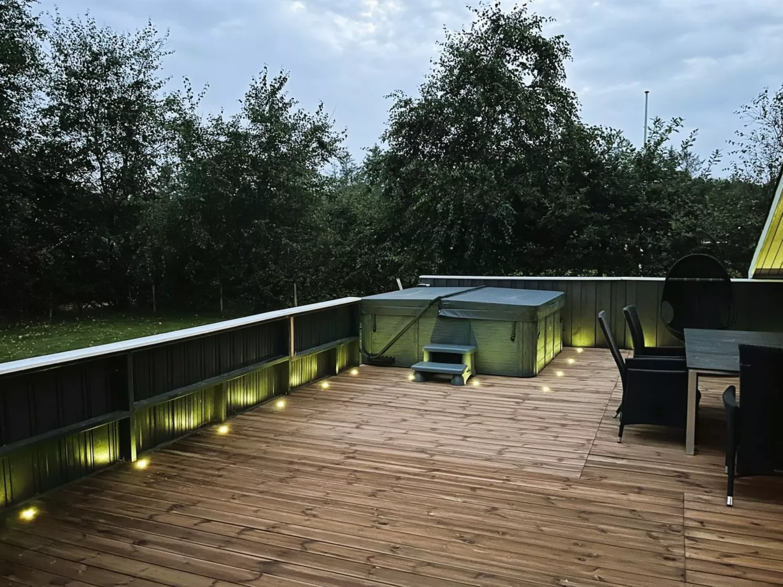 "Cristiana" - 1km to the fjord-Binnen