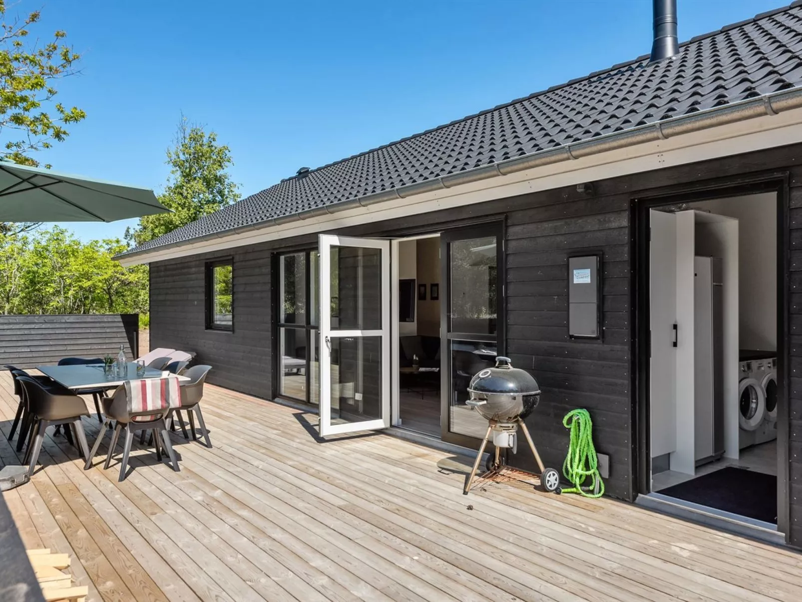 "Merve" - 800m to the fjord-Buiten