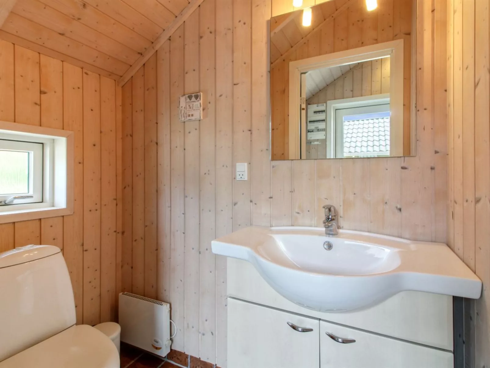 "Sanna" - 30km from the sea-Binnen