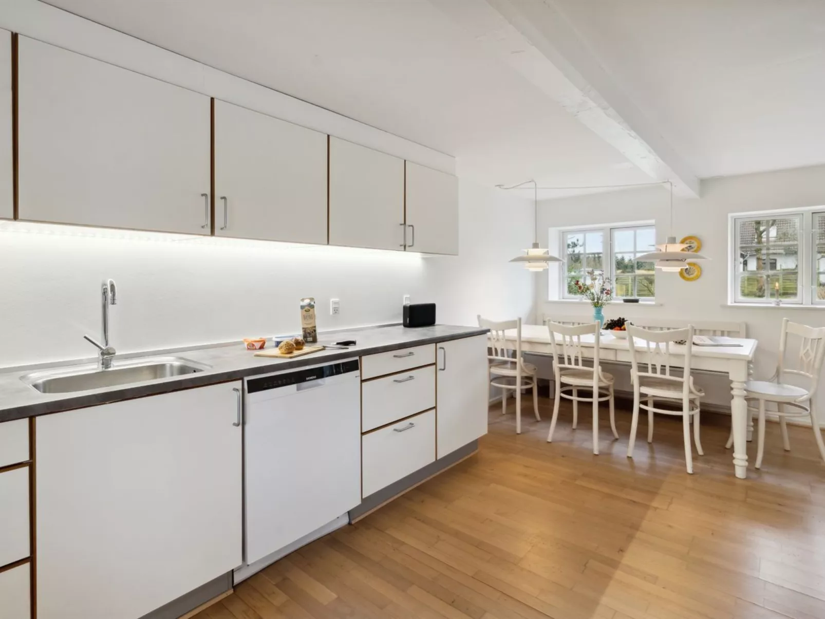 "Ienngelild" - 1km to the fjord-Binnen