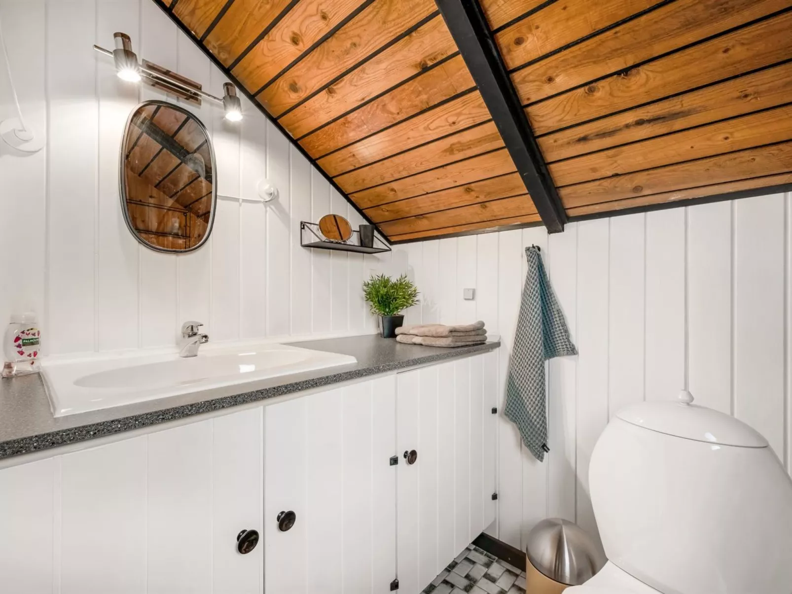 "Tjana" - 6km from the sea-Binnen