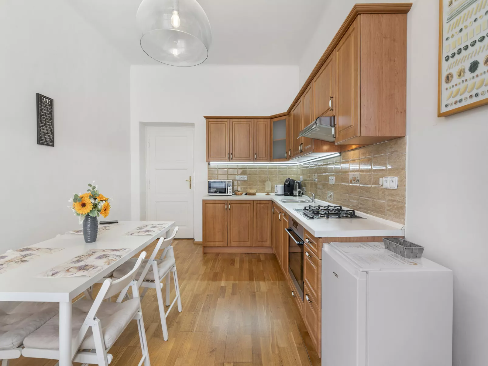 Old Town home-Binnen